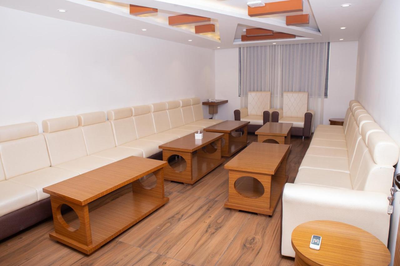 Asian Buddha Hotel Siddharthanagar Ngoại thất bức ảnh