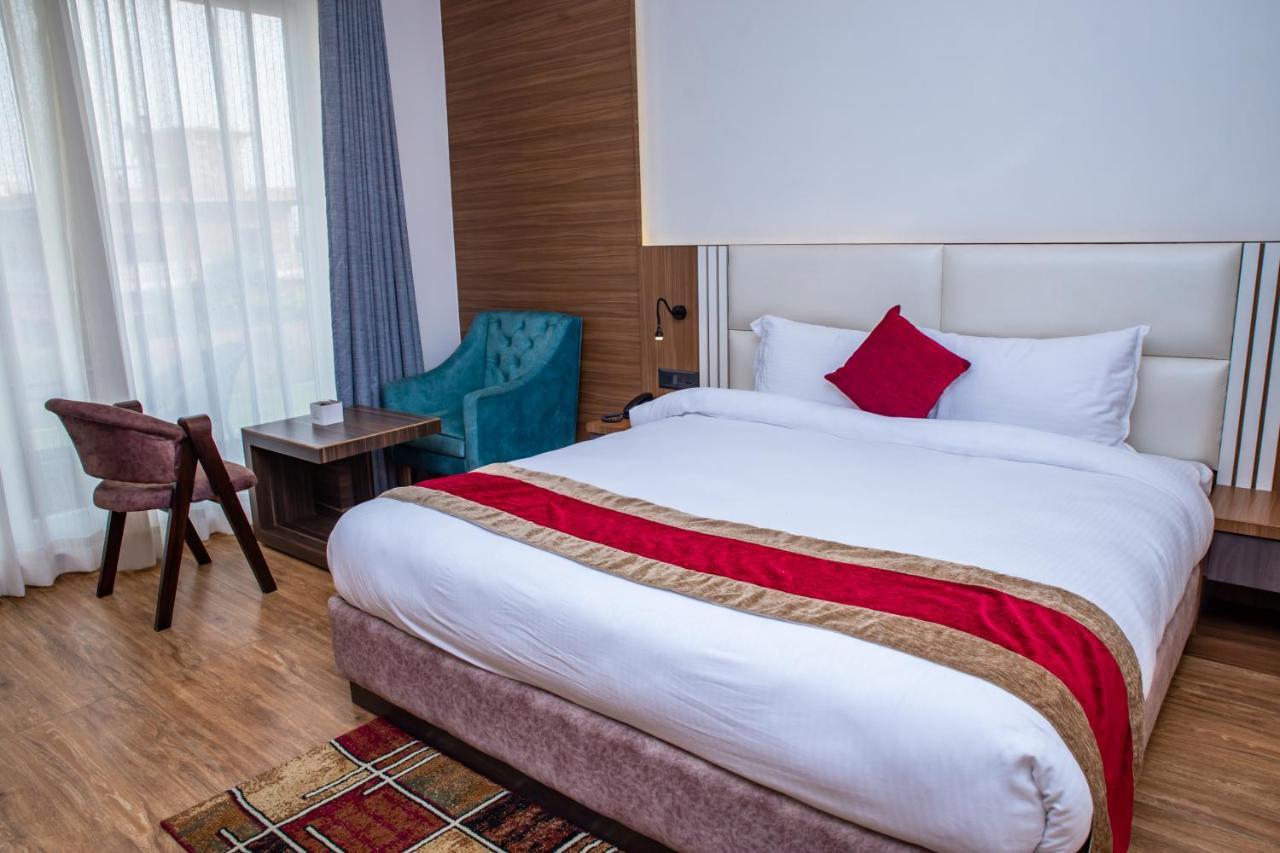 Asian Buddha Hotel Siddharthanagar Ngoại thất bức ảnh