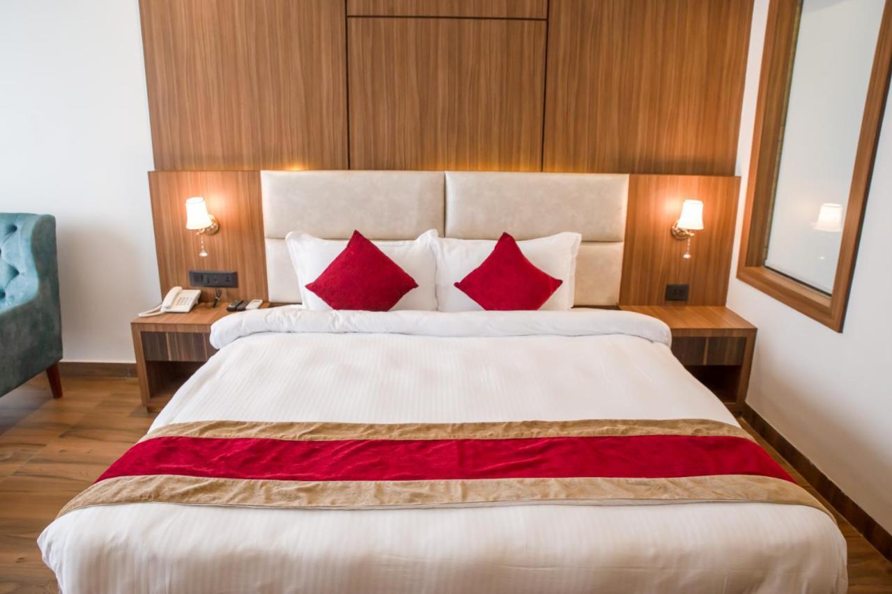Asian Buddha Hotel Siddharthanagar Ngoại thất bức ảnh
