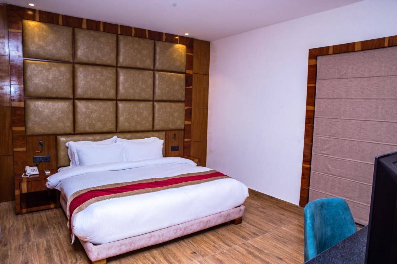 Asian Buddha Hotel Siddharthanagar Ngoại thất bức ảnh