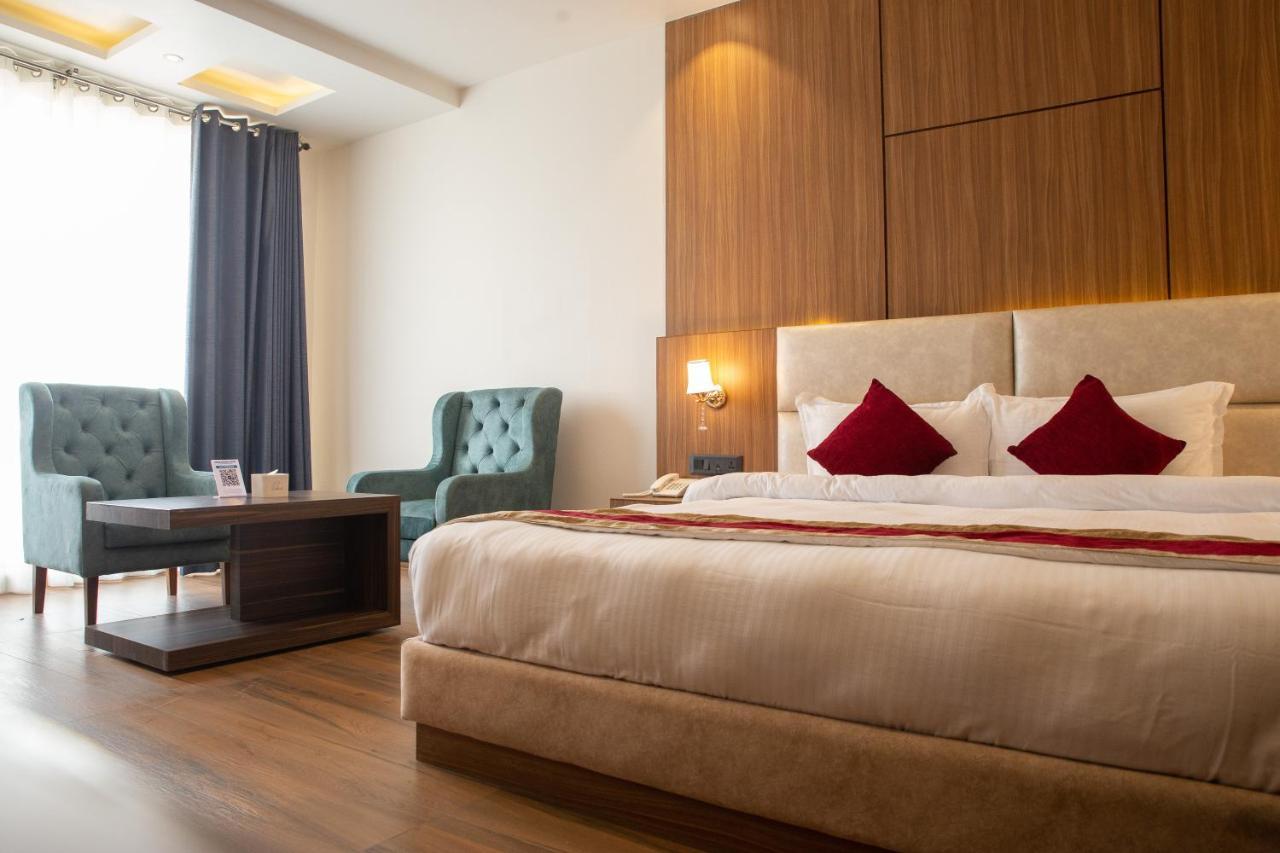 Asian Buddha Hotel Siddharthanagar Ngoại thất bức ảnh